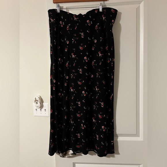GAP Dresses & Skirts - GAP Gray Floral Dress